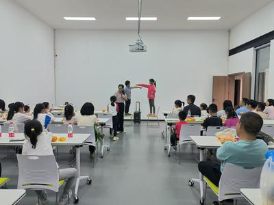 學校舉辦 &ldquo;涵養(yǎng)優(yōu)良家風,護航子女健康成長&rdquo; 家庭教育周活動